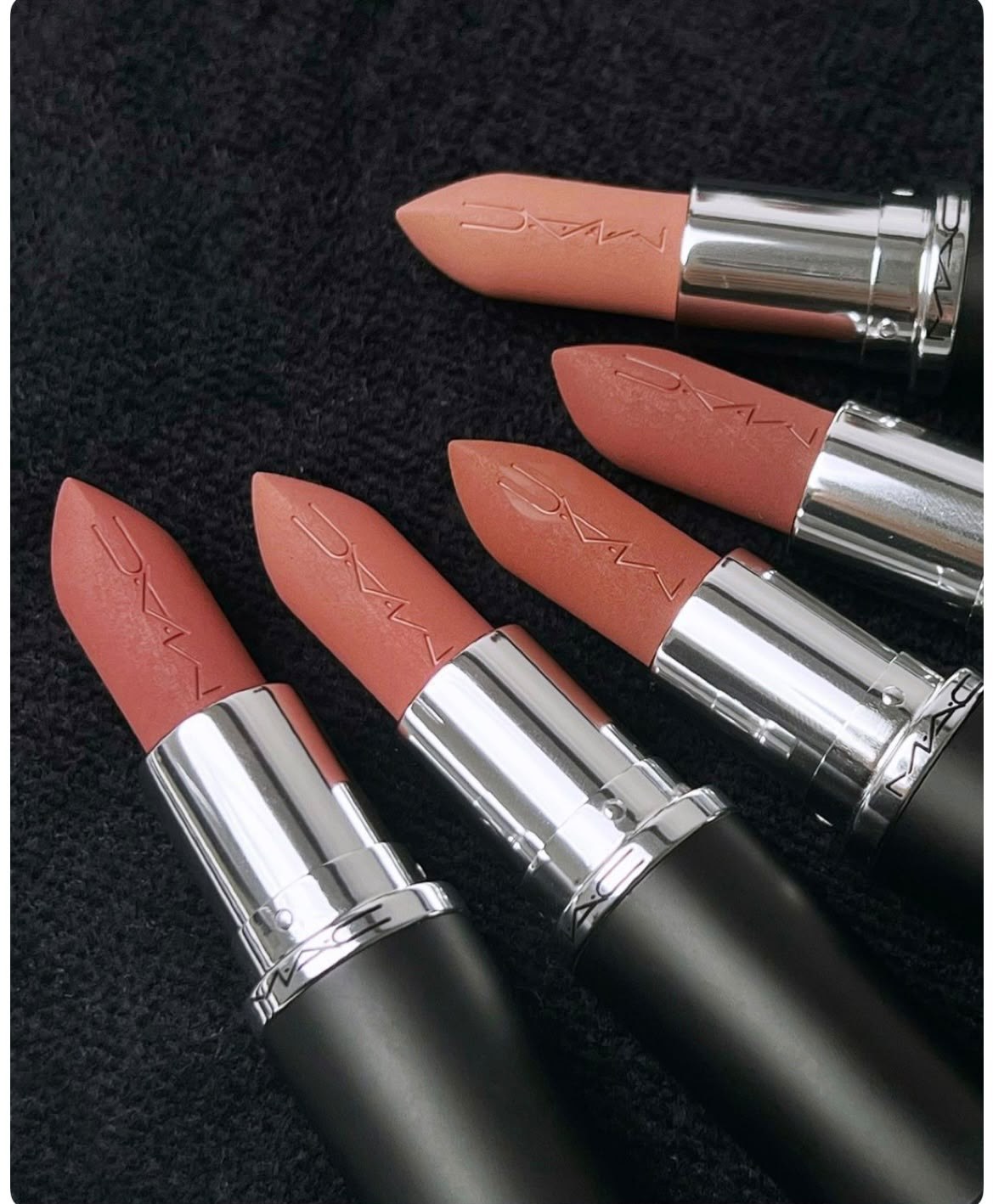 Labial MAC M·A·Cximal Matte